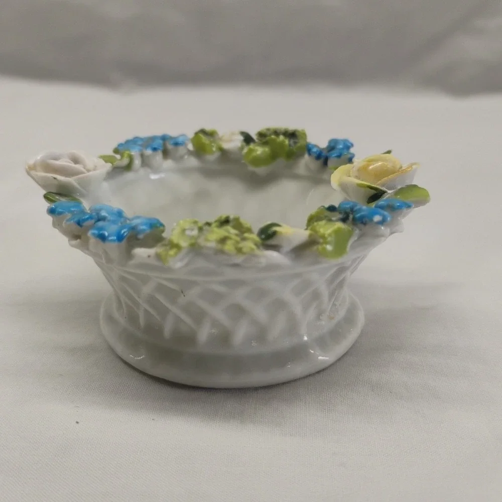Elfinware Germany Vintage 3pc Salt Dip Cellar 1‎ Flawed Porcelain Basket Flowers
